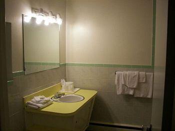 Villager Hotel Niagara Falls