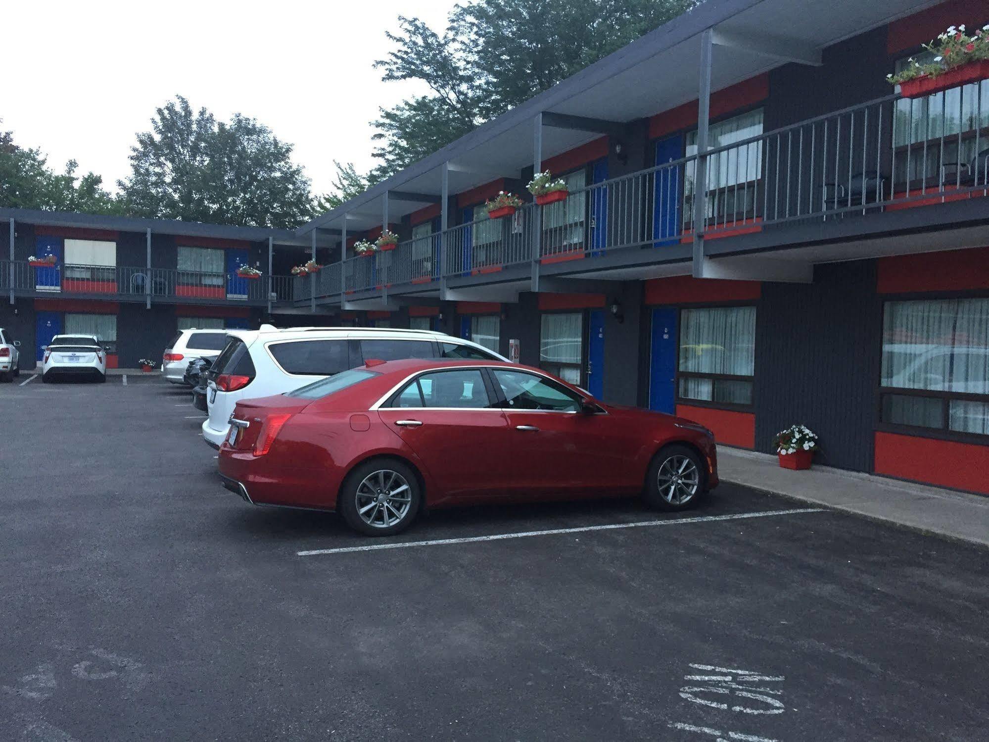 Villager Hotel Niagara Falls